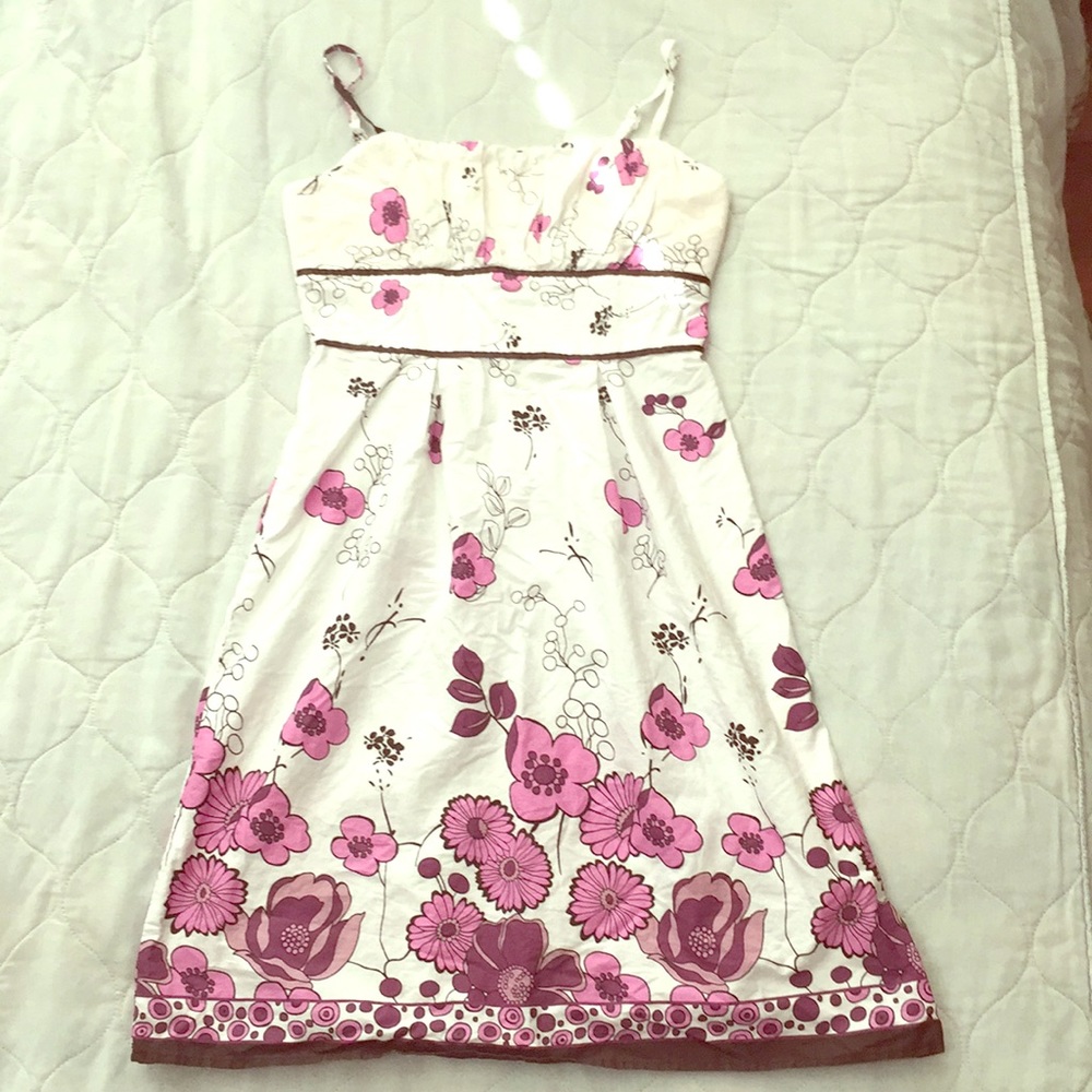 Super cute dress.
